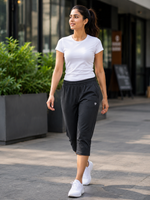 Women Bold Capri
